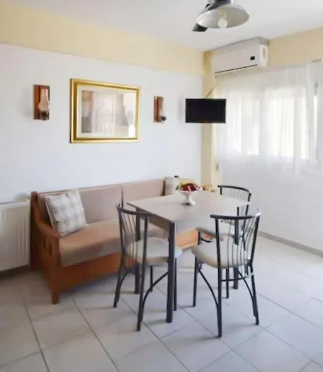 Properstay 110 - George'S Apartments Polychrono