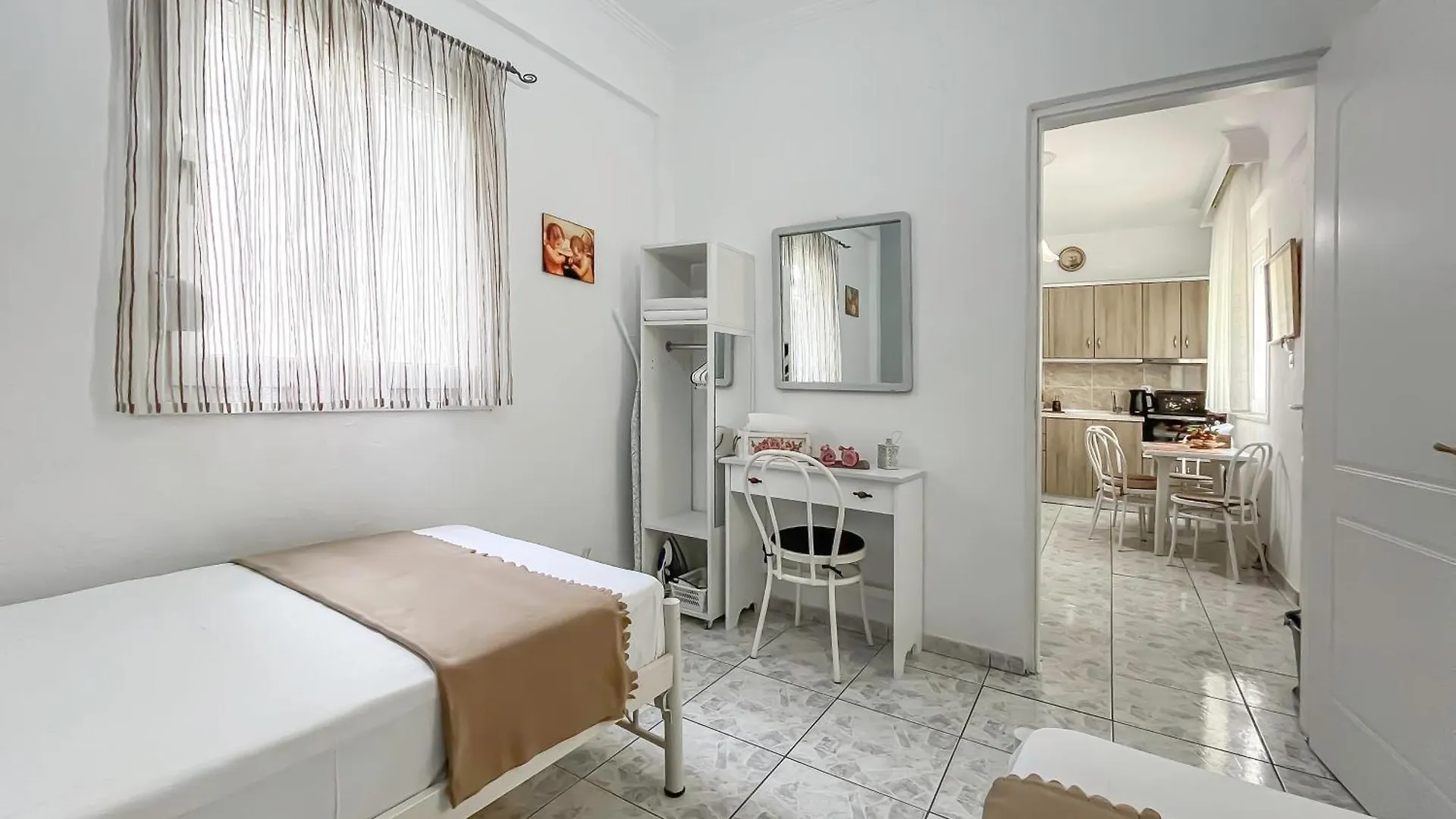 Properstay 110 - George'S Apartments Polychrono