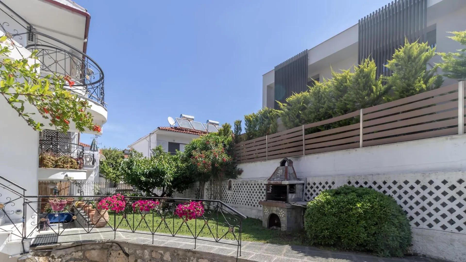 Properstay 110 - George'S Apartments Polychrono Greece