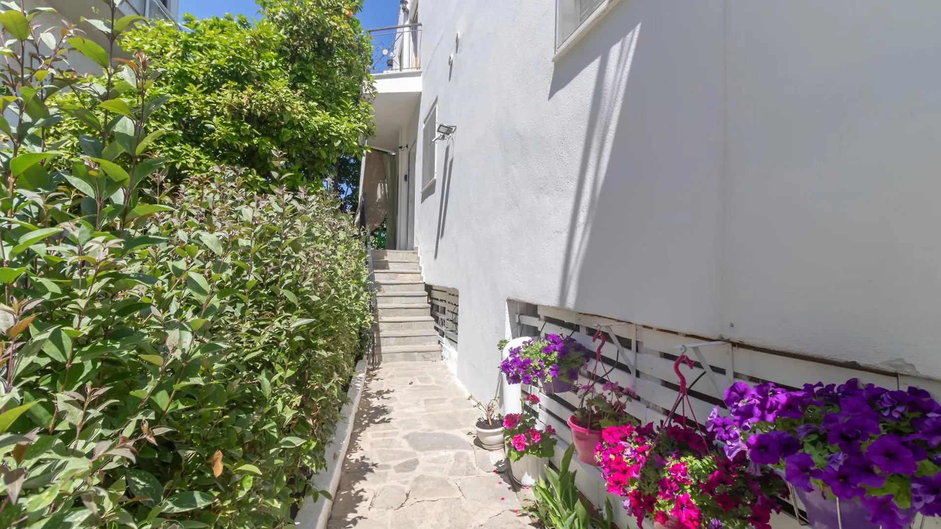 Properstay 110 - George'S Apartments Polychrono Greece