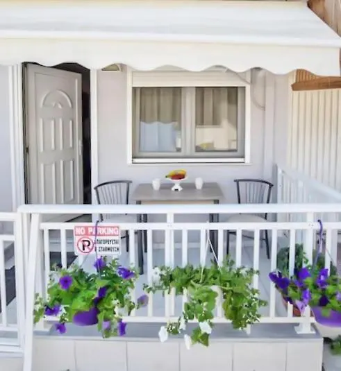 Properstay 110 - George'S Apartments بوليخرونو اليونان